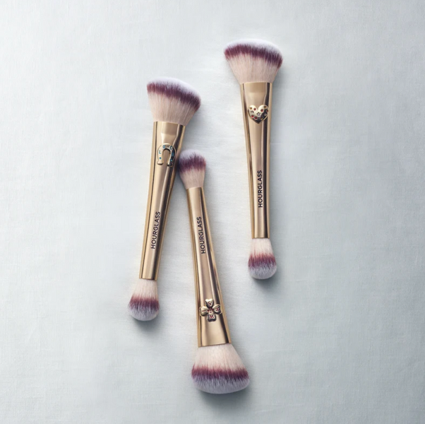 Пензлик для макіяжу Hourglass Ambient Lighting Edit Brush II, Wish 111113 фото