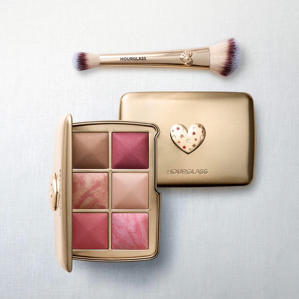 Пензлик для макіяжу Hourglass Ambient Lighting Edit Brush II, Love 567657 фото